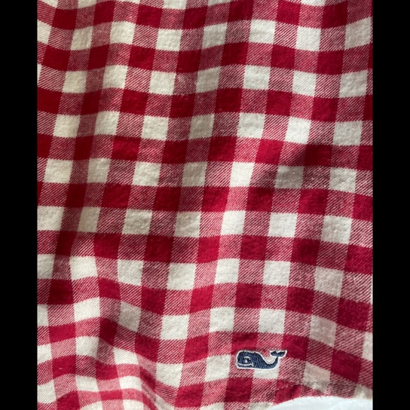 Vineyard Vines Tops - Vineyard Vines Women's size 4 button down 🐳